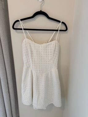 Hollister White Open-Back Linen-Blend Skort Dress size Medium Petite